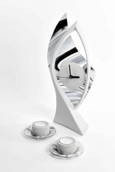 Handgefertigte Skulptur-Uhr "Relief-Zeit" mit Teelichthaltern aus Sandstein und Glas